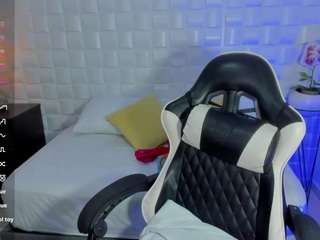 iris-torrez webcam model stream image