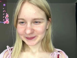 Gwen Heap webcam model stream image