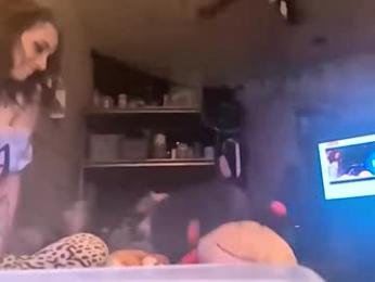 bunniandcryme webcam model stream image