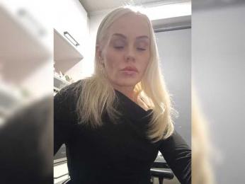 Mazalane webcam model stream image