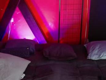 lulu_petite_ webcam model stream image