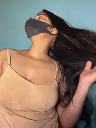 Riya_35_sexy webcam stripchat model stream image