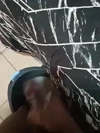 Geeo124 webcam model stream image