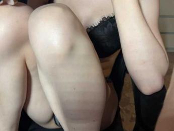 moonlizg webcam model stream image