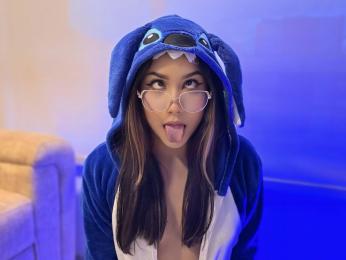 AlanizRose webcam model stream image