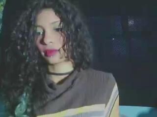 Petite Ariana webcam model stream image