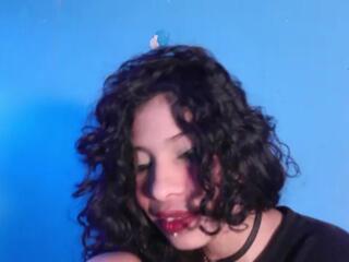 Petite Ariana webcam model stream image