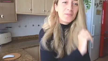 Lunamix webcam model stream image