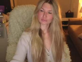 mia_mils webcam model stream image
