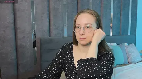 LillAlice webcam model stream image