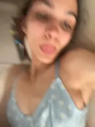 LeslyJouretdy webcam model stream image