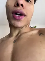 NelModel1 webcam model stream image