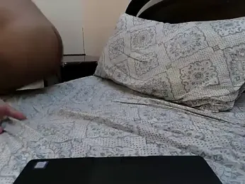 BiSexualBear webcam stripchat model stream image