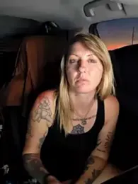 SheIsSomething webcam model stream image