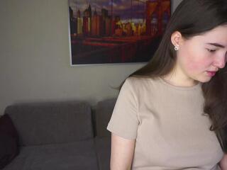 Coventina Felt webcam flirt4free model stream image