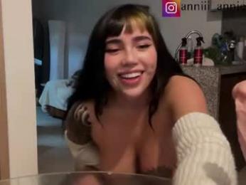 annie_snow_ webcam model stream image