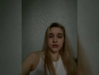 Lilpollii webcam model stream image
