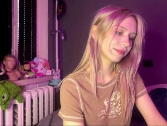 sexycute18 webcam bongacams model stream image