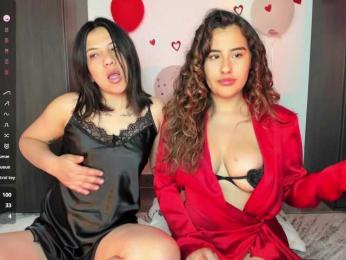 Sara-and-cami webcam model stream image