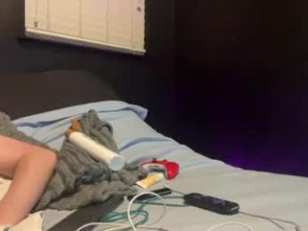 cloudyydayzz webcam model stream image