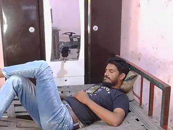 HotXKrish webcam model stream image