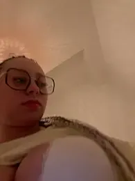 queenlo_xxx webcam stripchat model stream image
