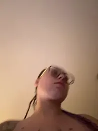 queenlo_xxx webcam model stream image