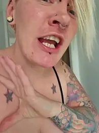 PinkTheHawk webcam model stream image