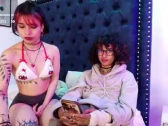 raven_and_jax webcam model stream image