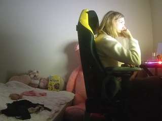 voyeurcam-sexy-little-ana-01 webcam model stream image
