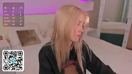 Anellyball webcam model stream image