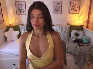 Alejandhra webcam model stream image