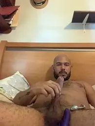 CreamBearDaddy webcam model stream image