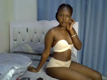 Prettyluxe webcam model stream image