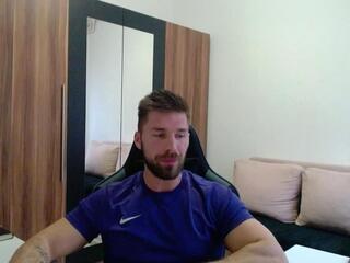 Darius Giles webcam model stream image