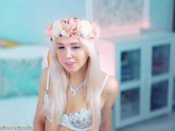 Amoramias webcam model stream image