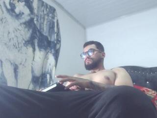 Chrys Harris webcam model stream image