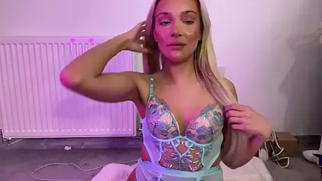 Naughtyblondex webcam model stream image