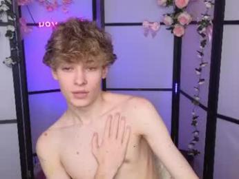 curly_twinkboy webcam model stream image