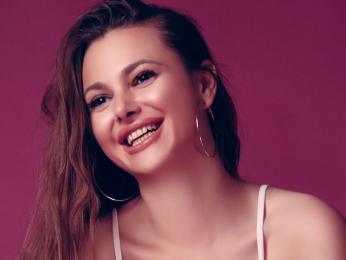 LorryAnne webcam livejasmin model stream image