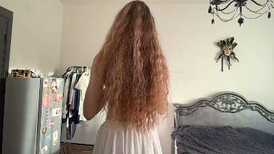 EmikoVlcek webcam model stream image
