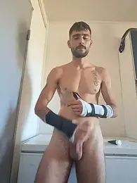 Hugo-hetero34 webcam stripchat model stream image