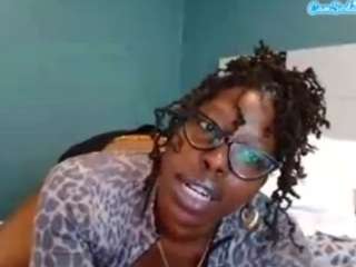 yourmadamindigo webcam model stream image