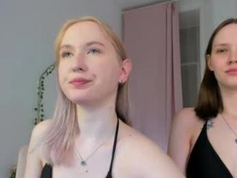 lisaluve webcam chaturbate model stream image