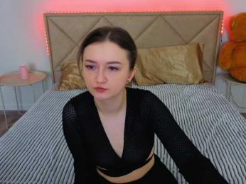CyrenaLuxe webcam model stream image