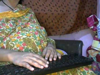 Poonam-2 webcam bongacams model stream image