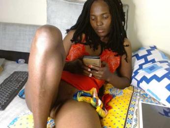 Queen04_ webcam model stream image