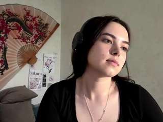 emy-bloom webcam camsoda model stream image