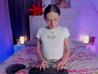 pinky_peach_ webcam model stream image