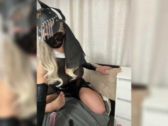 Mini-mi webcam bongacams model stream image